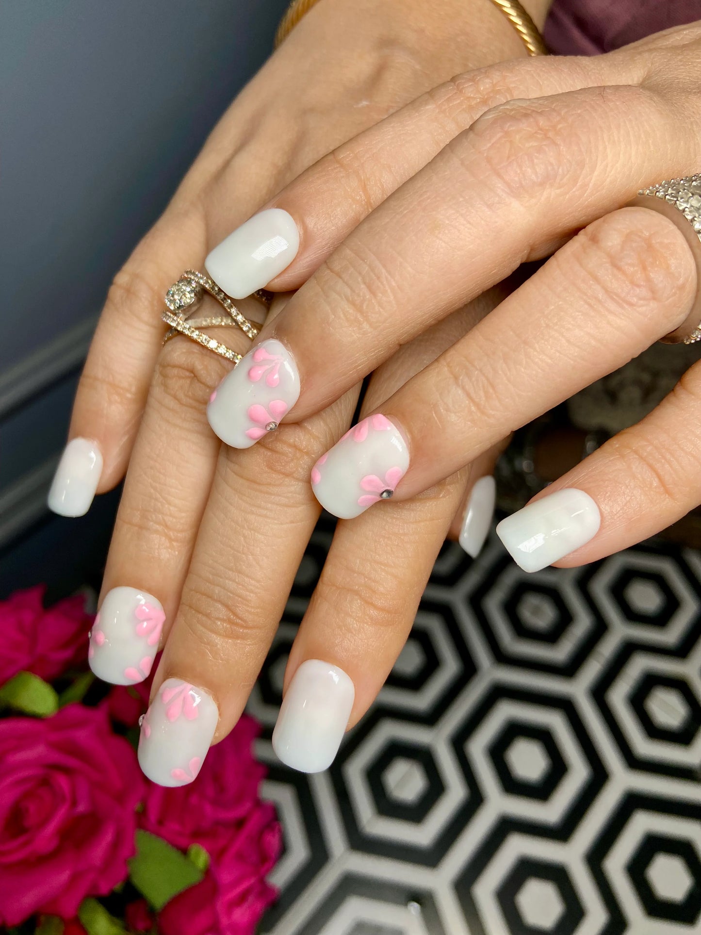 PEARL WHITE FLORAL PINK NAILS
