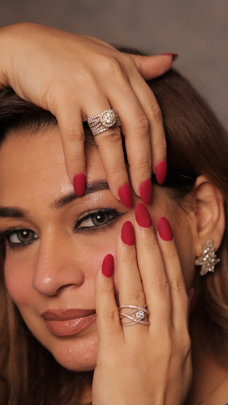 MATTE RED NAILS