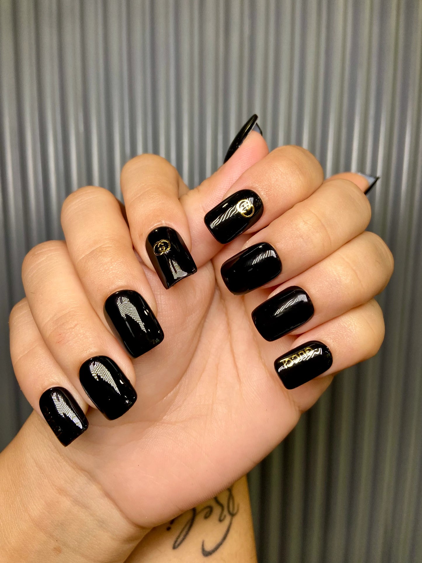 luxury gucci nails