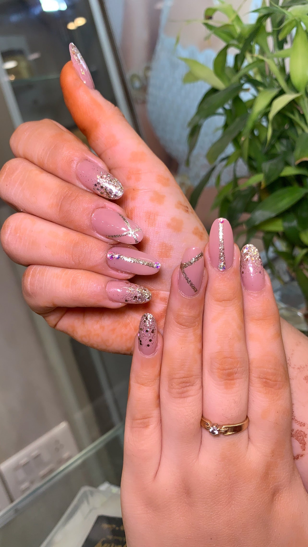 Dazzling Brush Art - Round