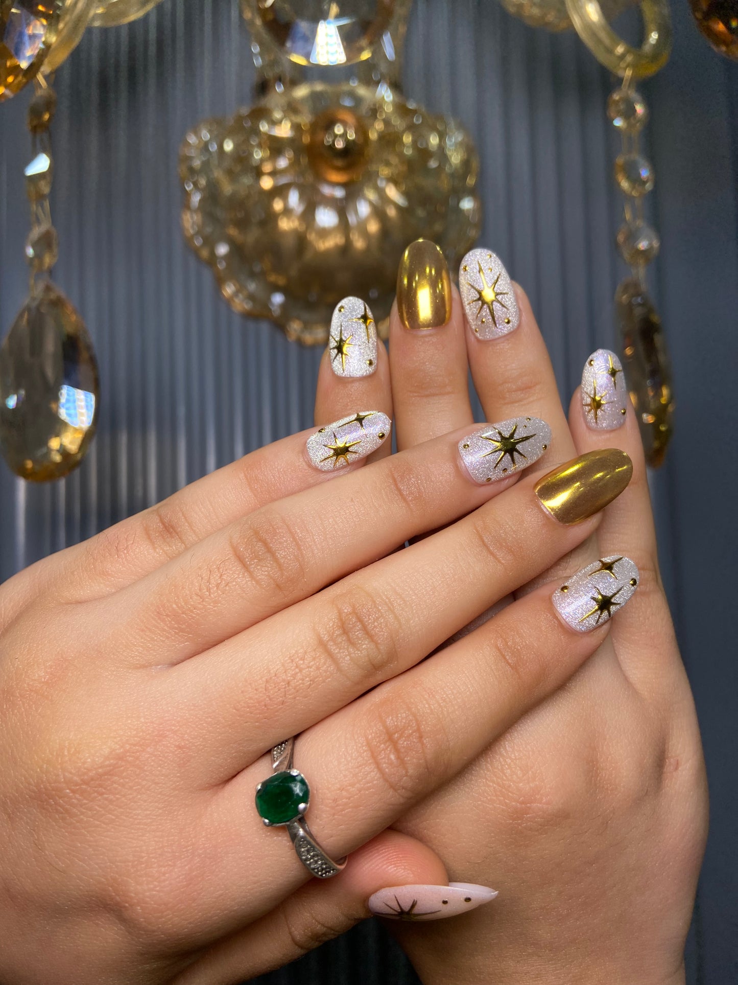 Gold star cat eye nails