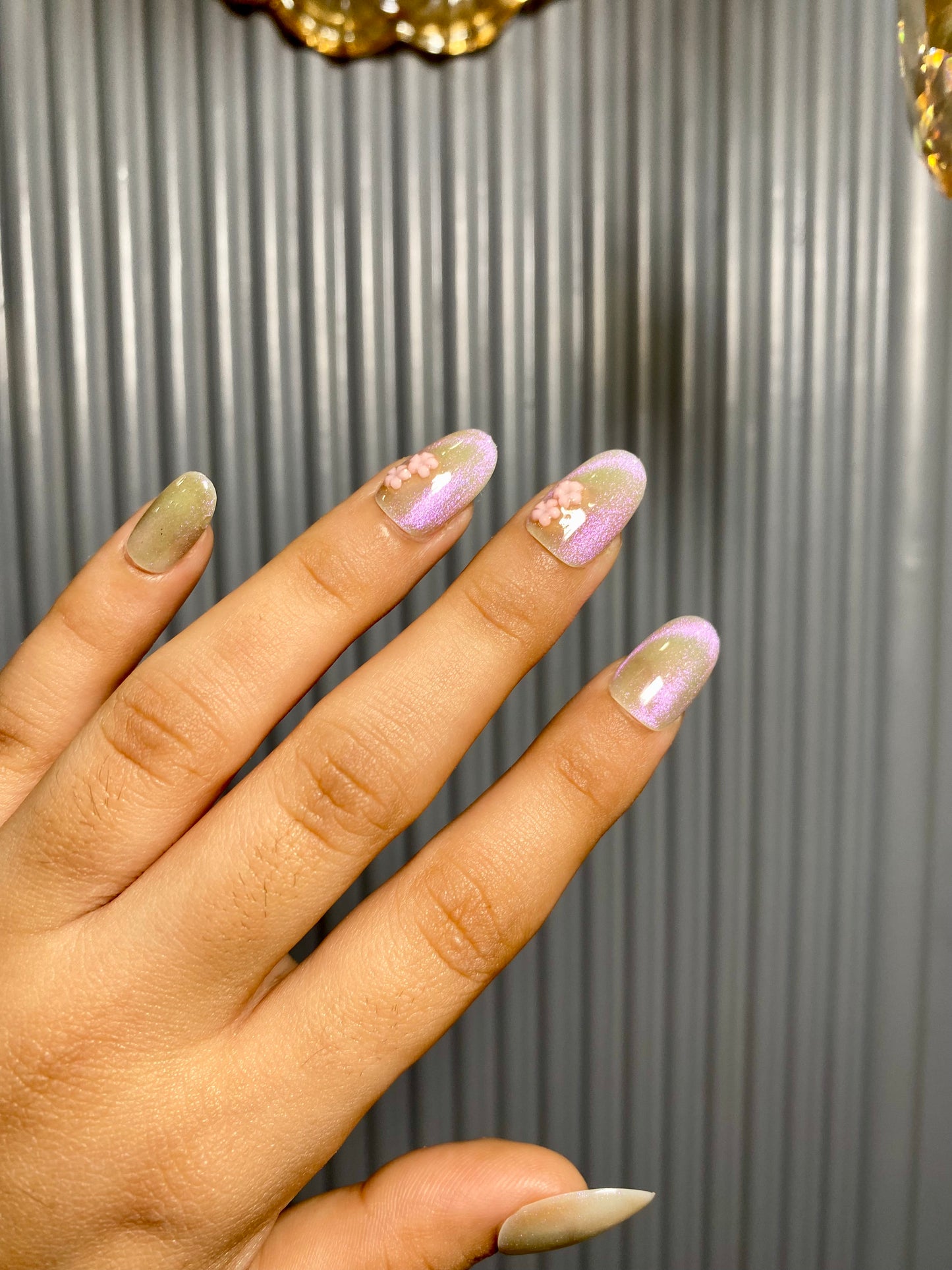 Floral cat eye nails