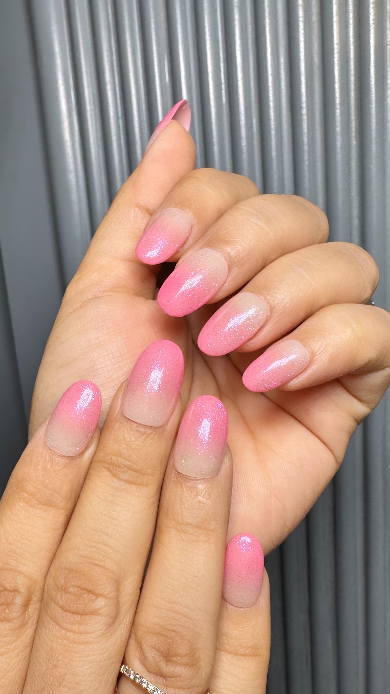 Pink Ombre - Oval