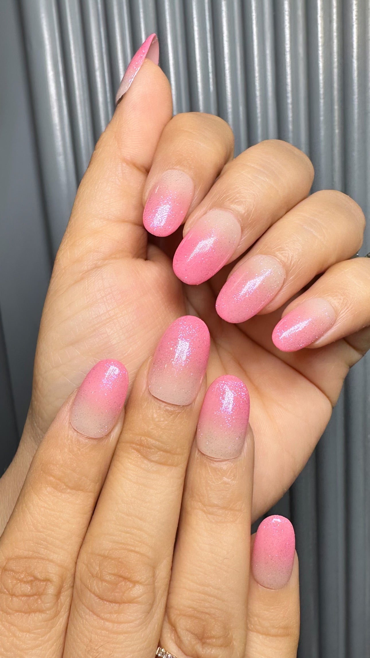 Pink Ombre - Oval