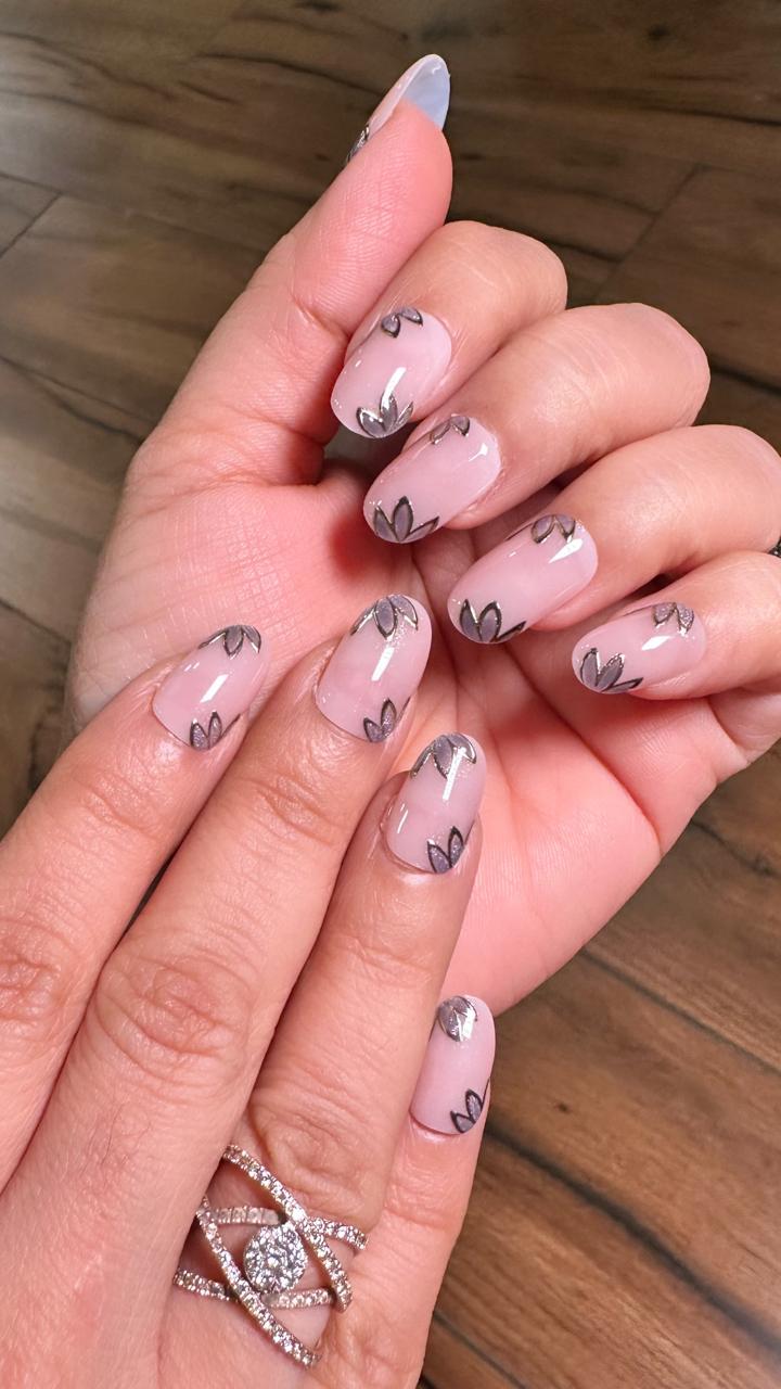 Cat Bloom Nails - Oval