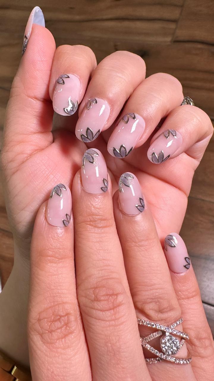 Cat Bloom Nails - Oval