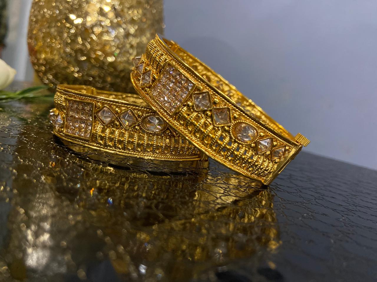 Majestic Openable Kundan Kada
