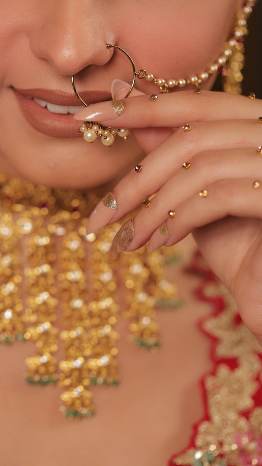 NUDE GOLD NAILS