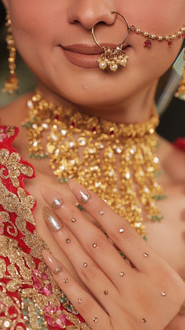 NUDE GOLD NAILS