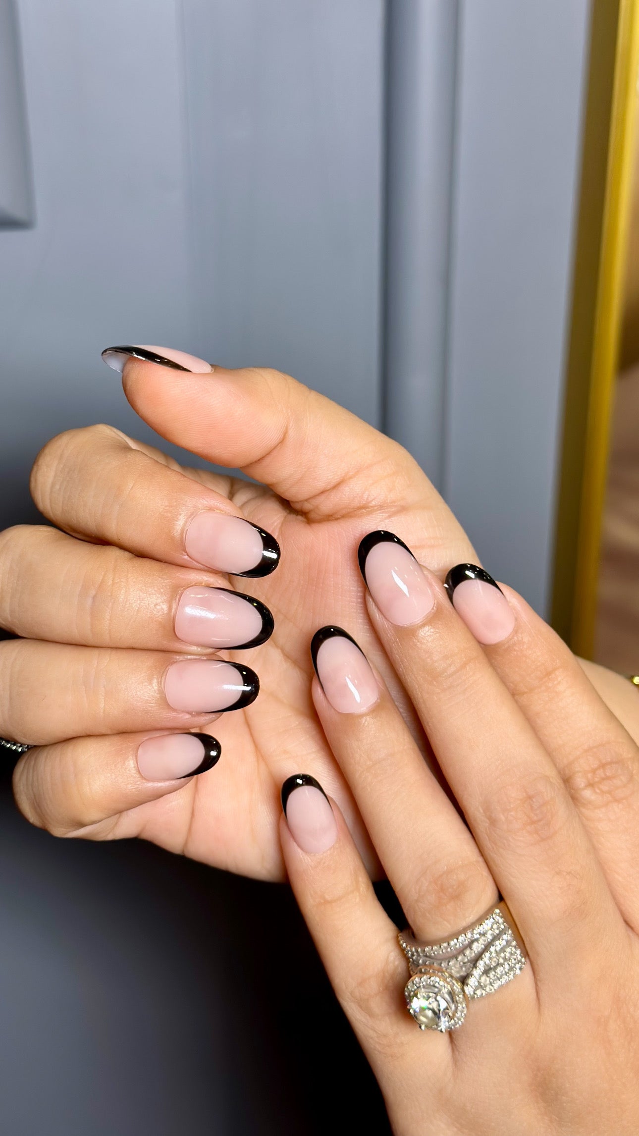 Black French - Oval