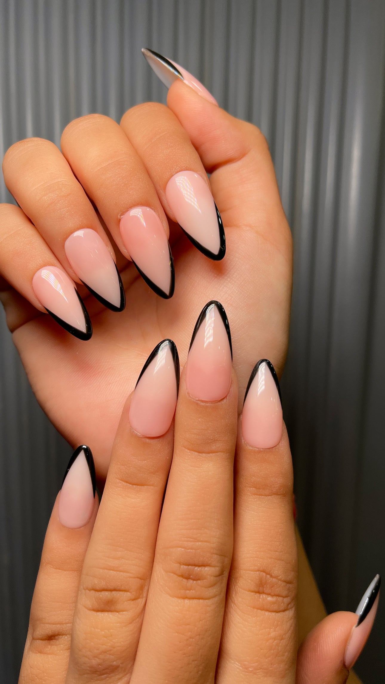 French Black Met Gala - Short Almond