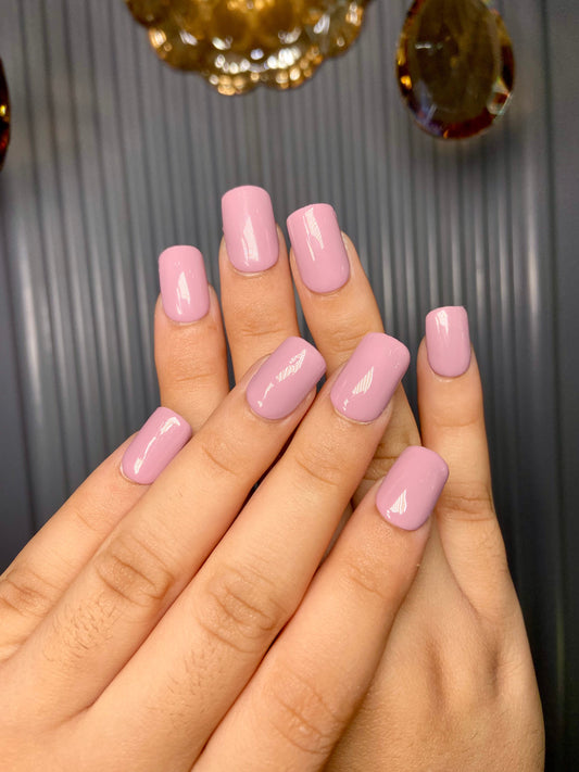 soft mauve nails