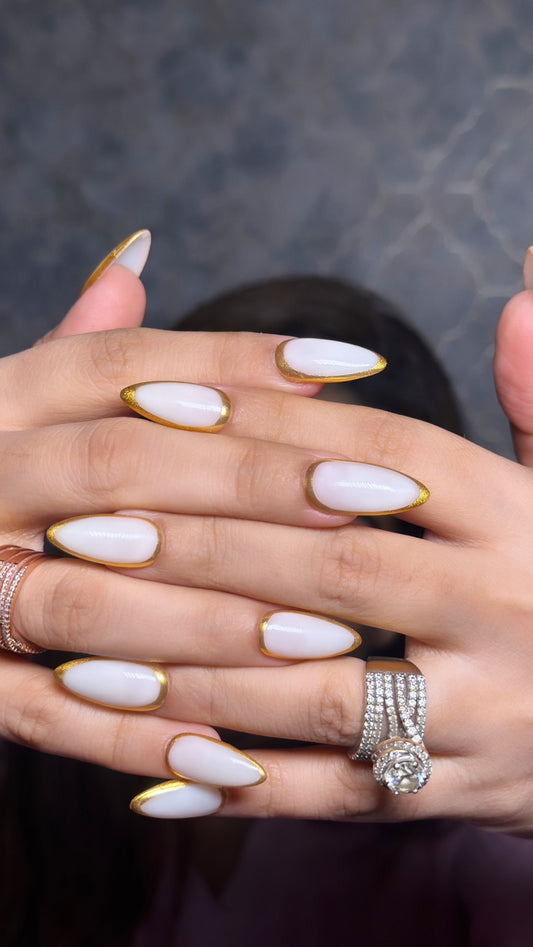 Radiant Outline - Short Almond