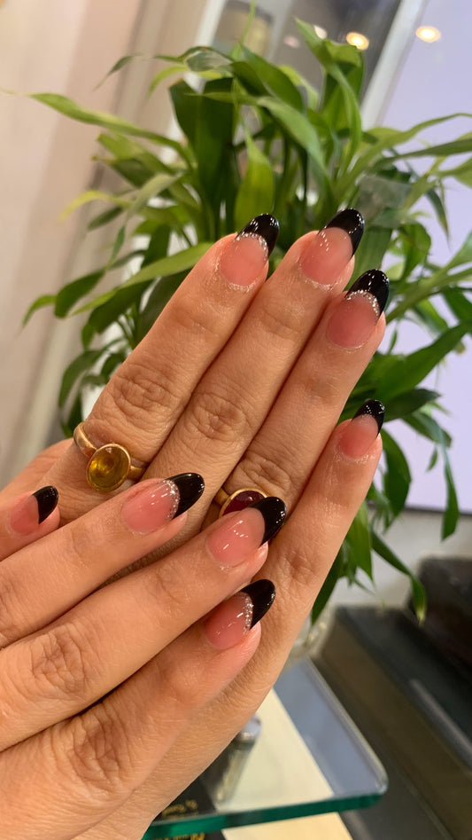 Deep black french french with Glitter line - Oval