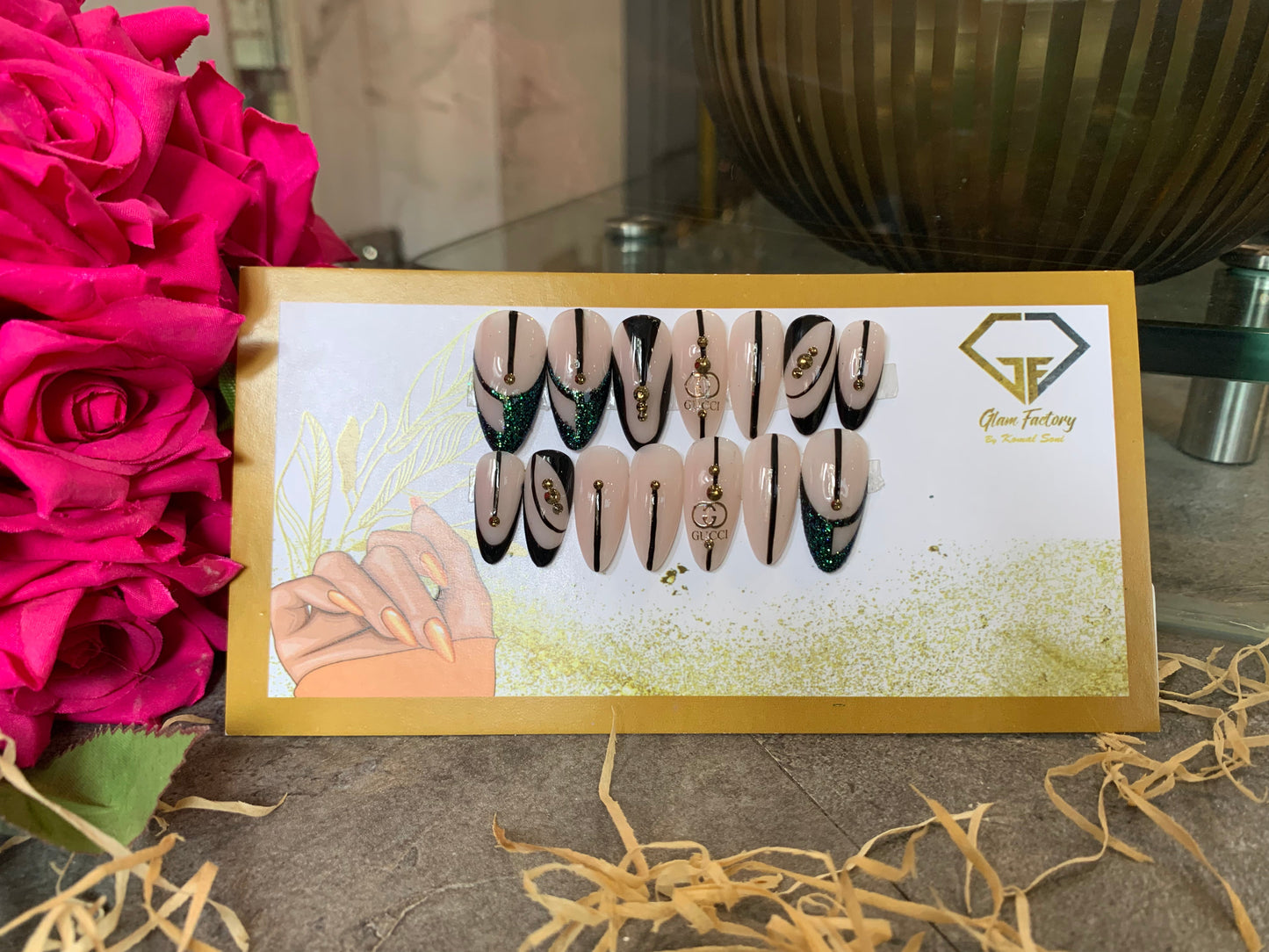 Gucci Glow & Stone - Short Almond