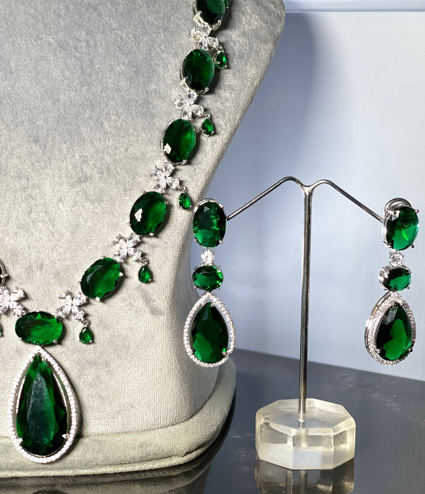 Emerald With American Diamond