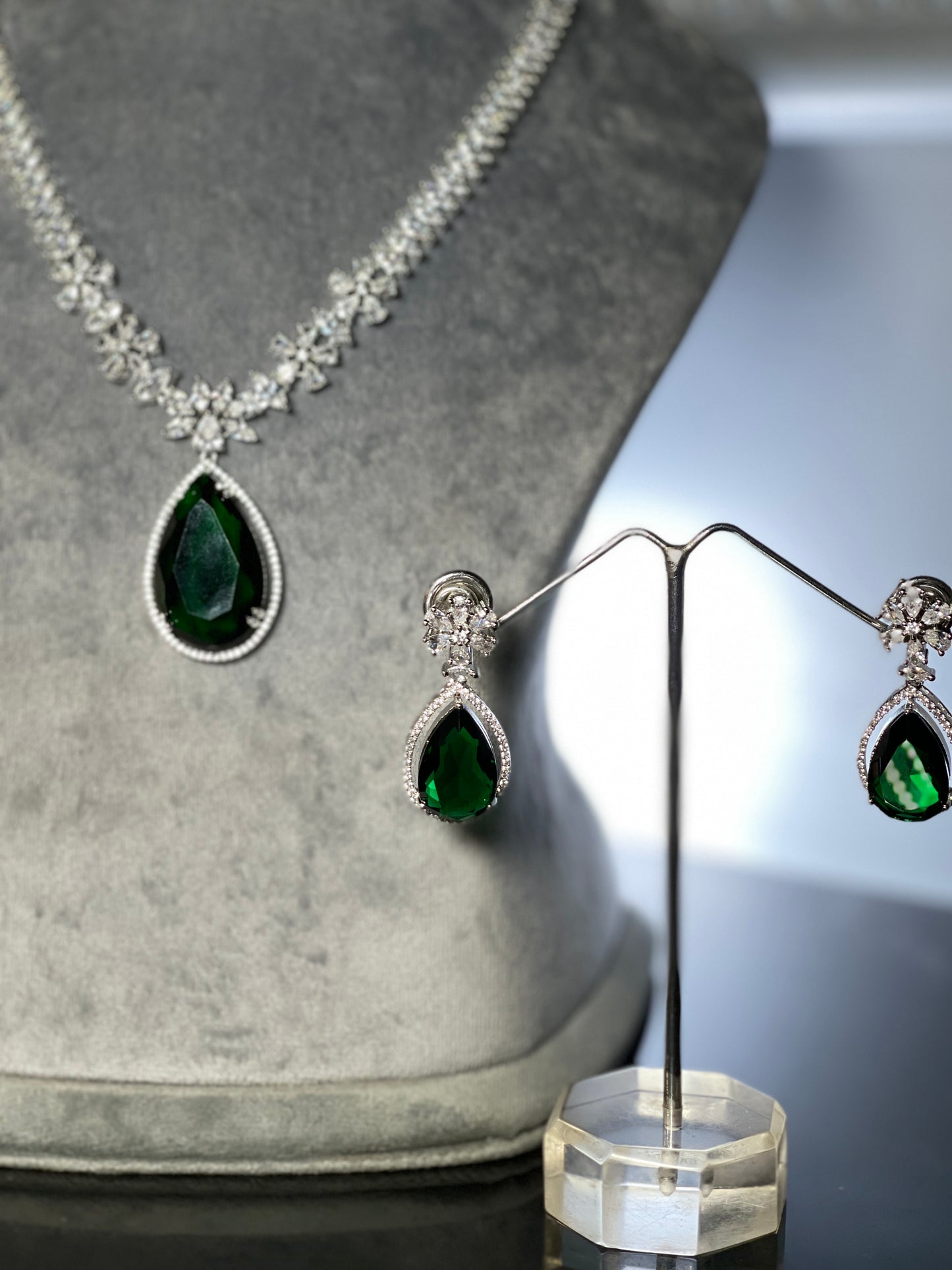 Emerald With American Diamond