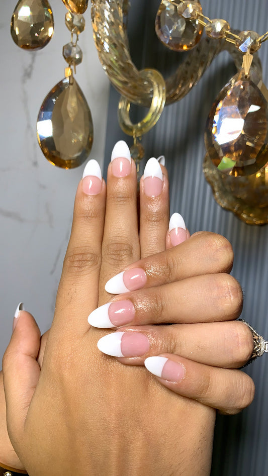 Bold French Tip - Short Almond