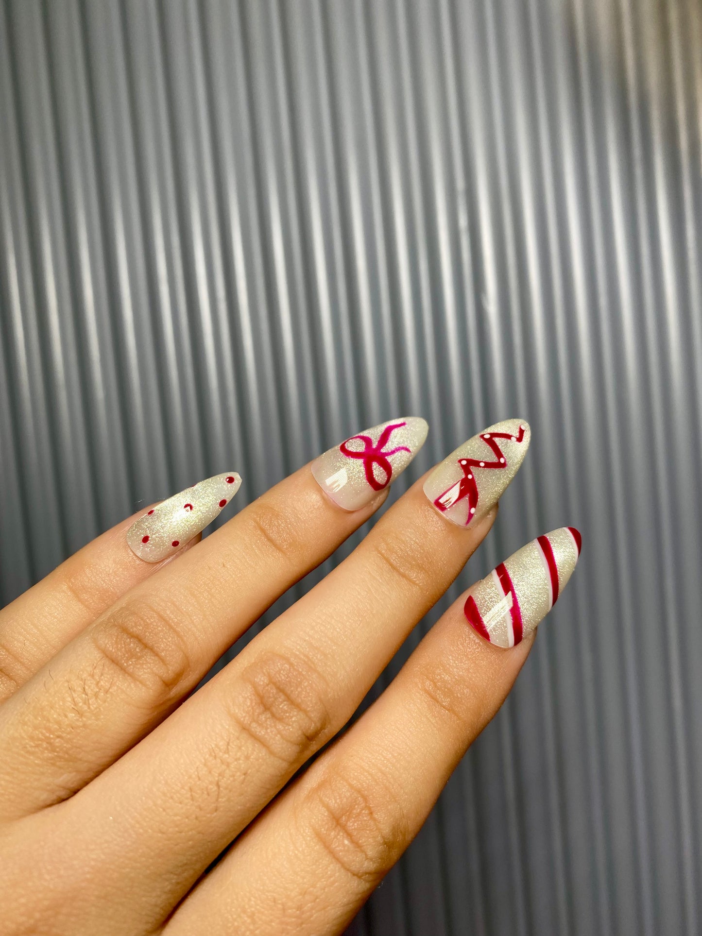 Cat eye christmas nails