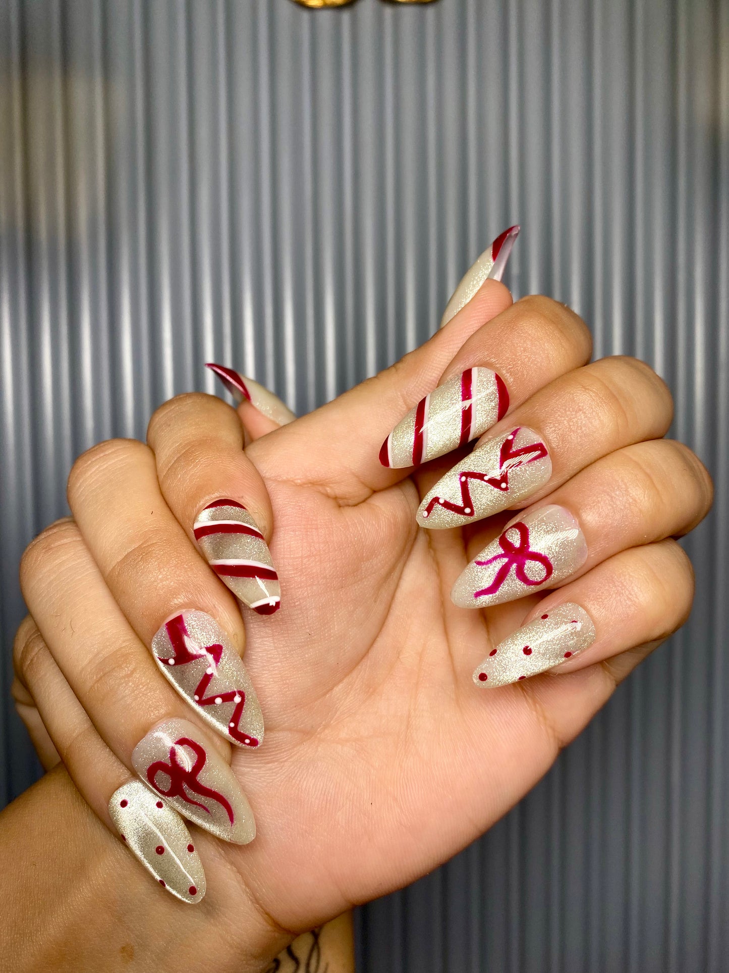 Cat eye christmas nails