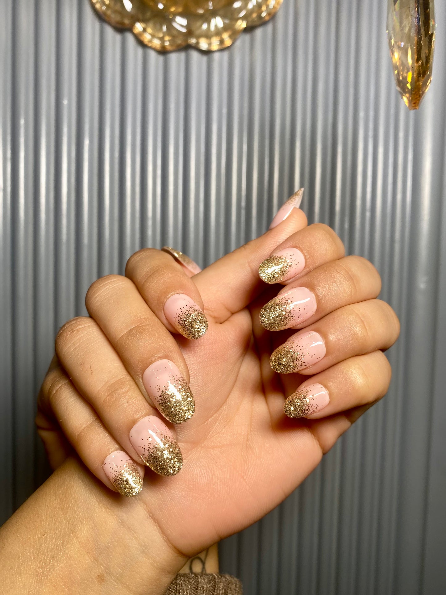 Gold ombré nails