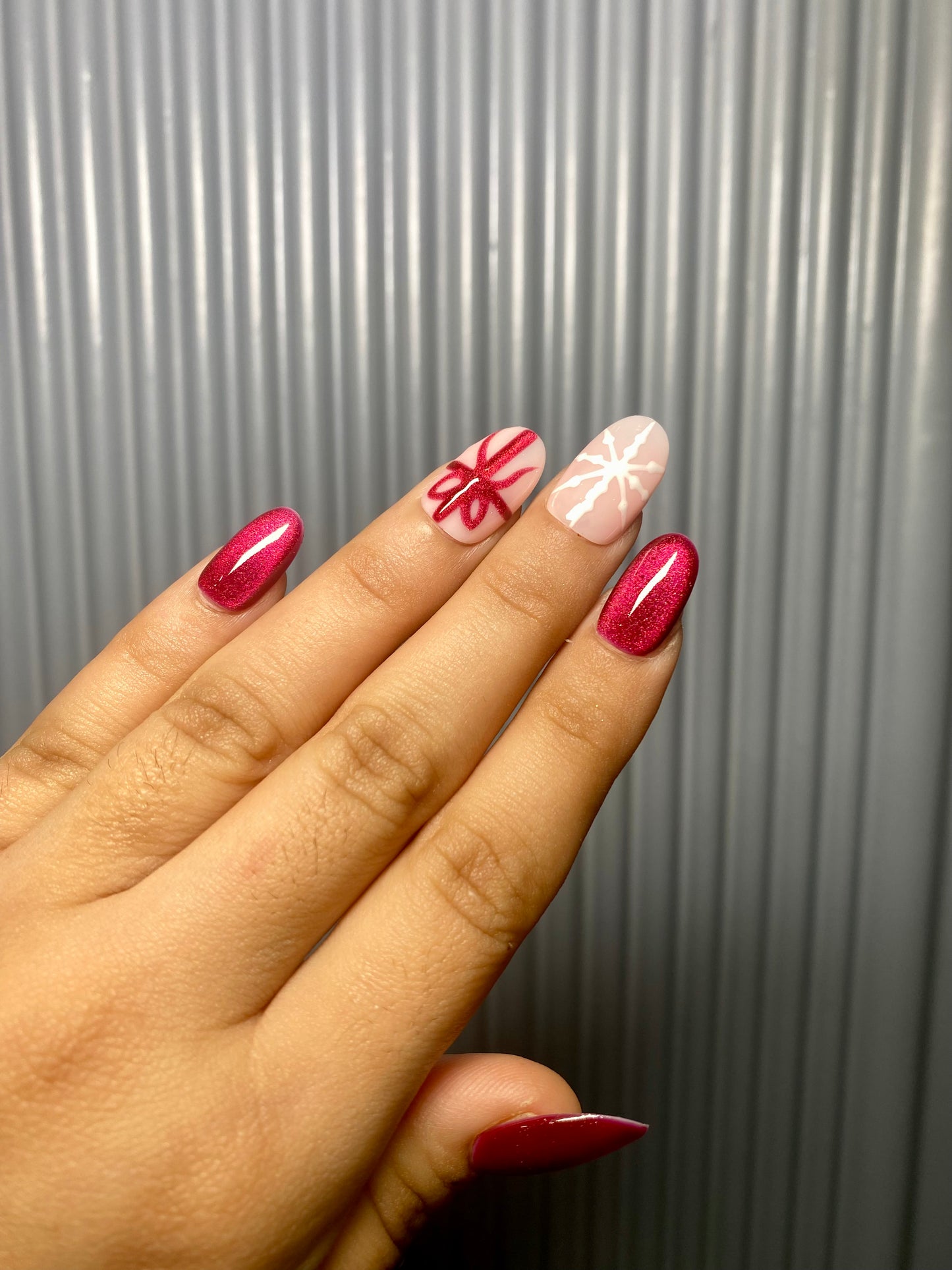Red Cat eye Christmas nails