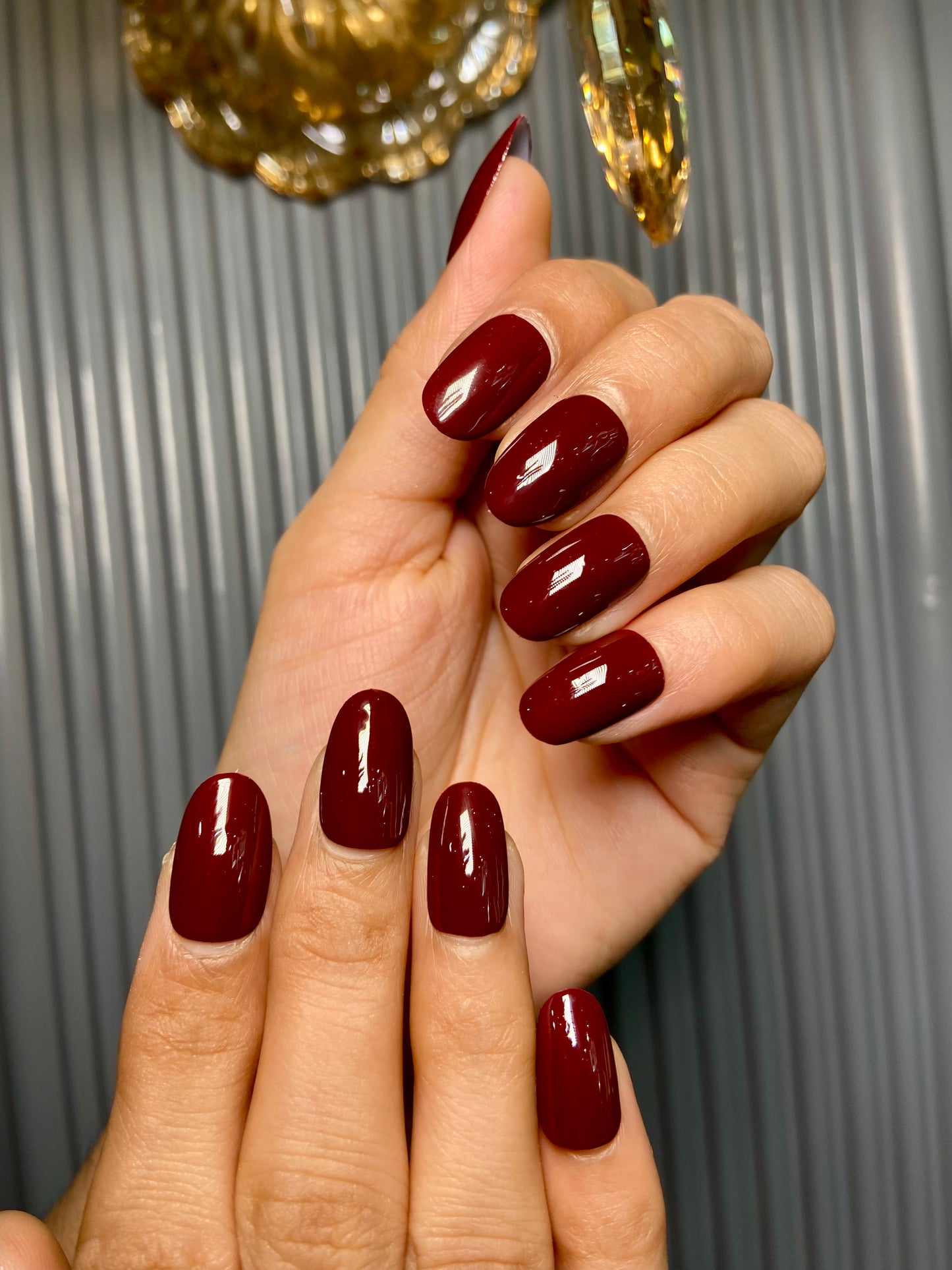 Winter mehroon nails