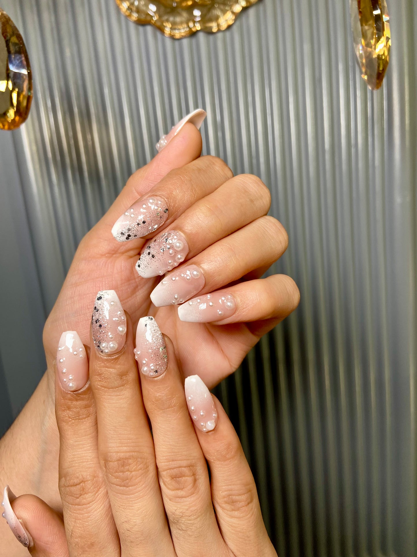 Ombrè pearl nails