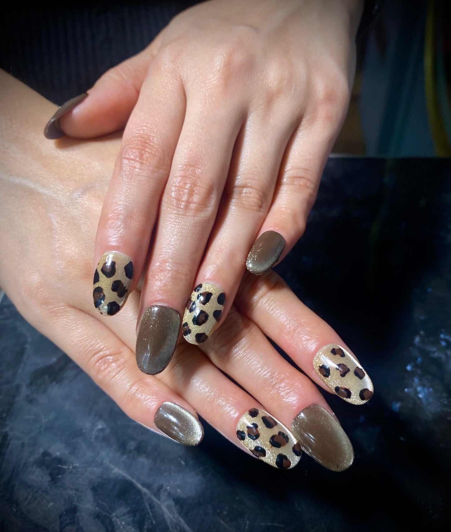 Leopard cat eye nails