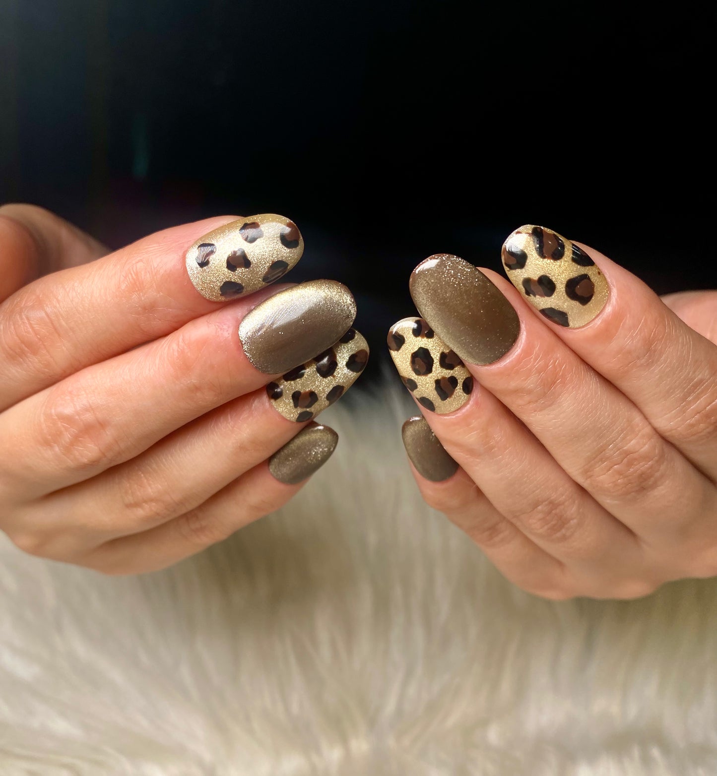 Leopard cat eye nails