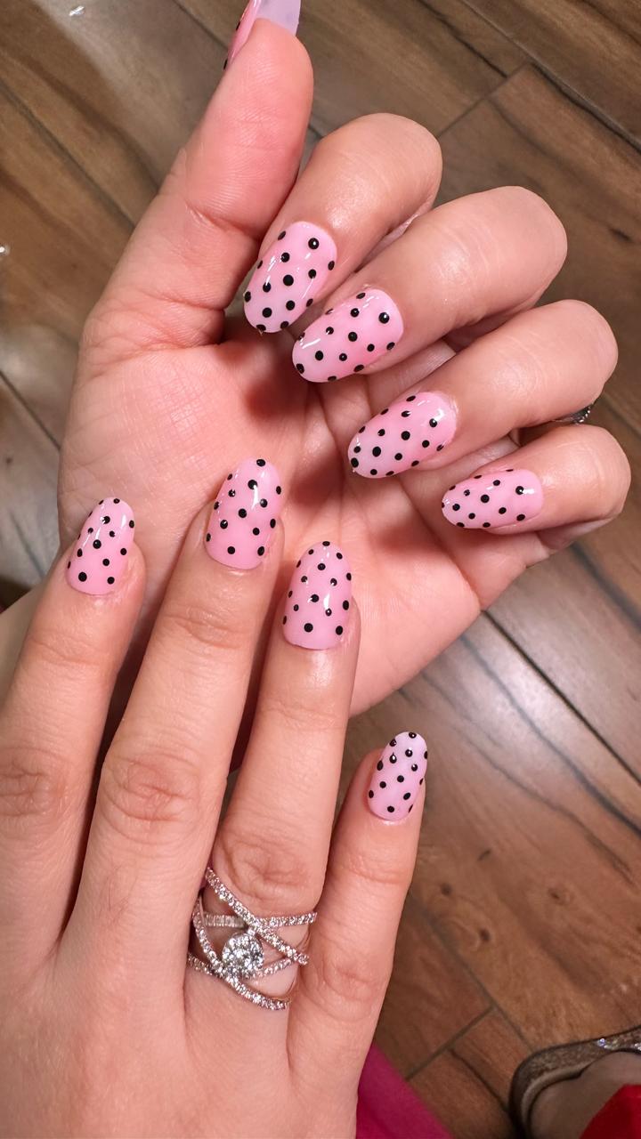Pinky Dottie - Oval