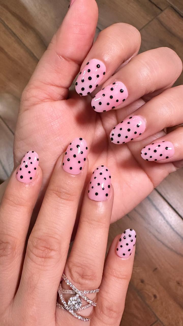 Pinky Dottie - Oval
