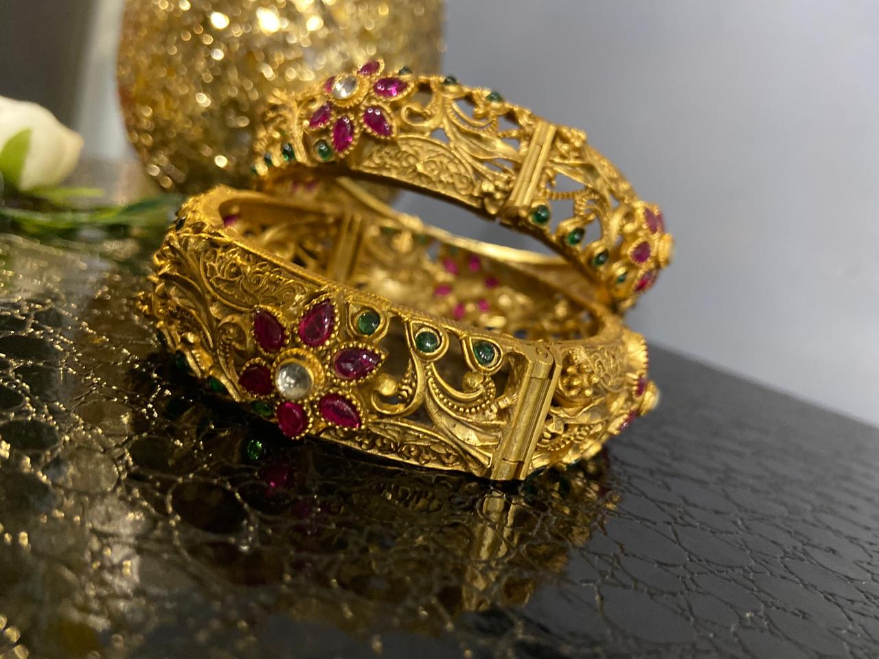 Heritage Glow Kundan Kada Openable