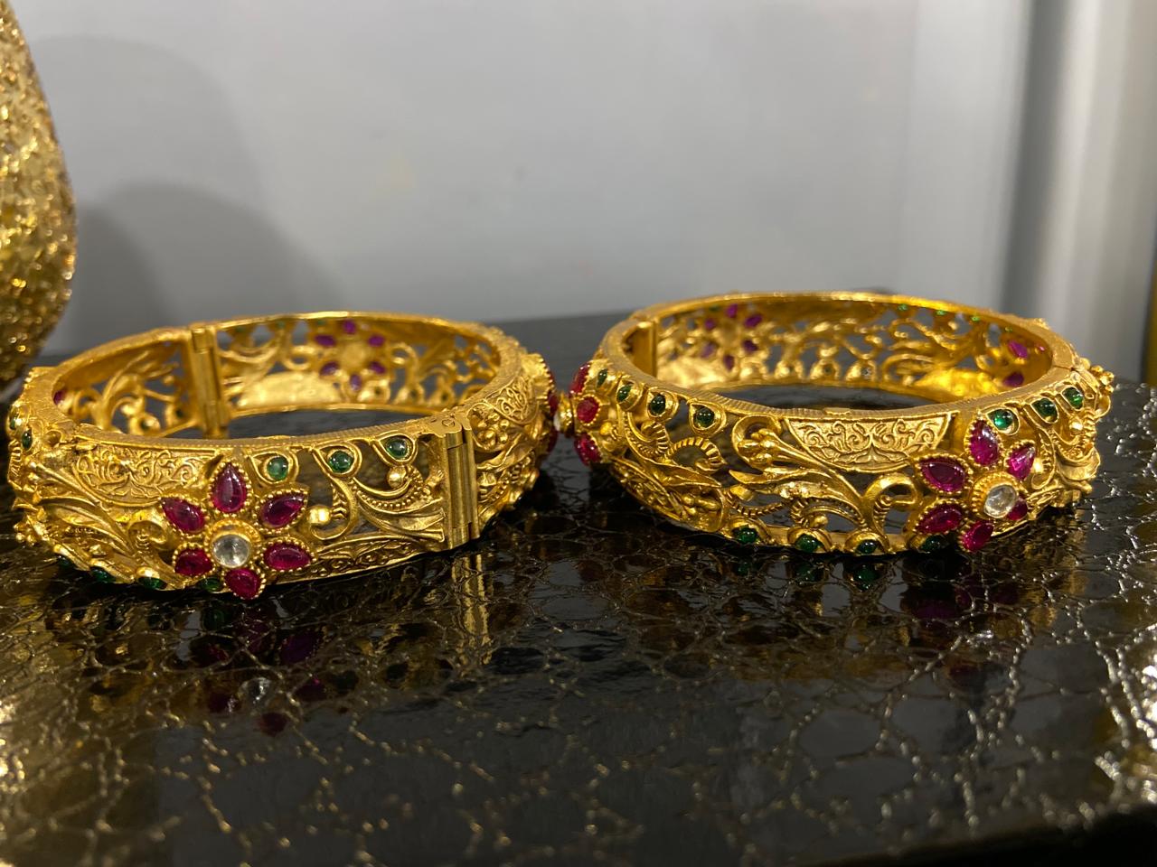 Heritage Glow Kundan Kada Openable