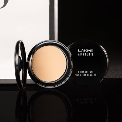 Lakmé Absolute White Intense Wet & Dry Compact - Golden Medium